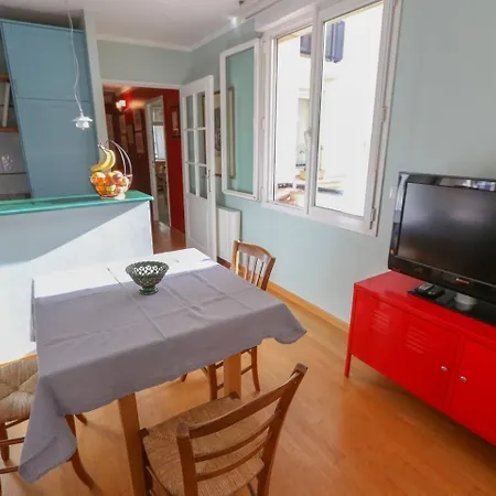 Bright Pied-a-terre Eiffel Tower 4 People * Paris